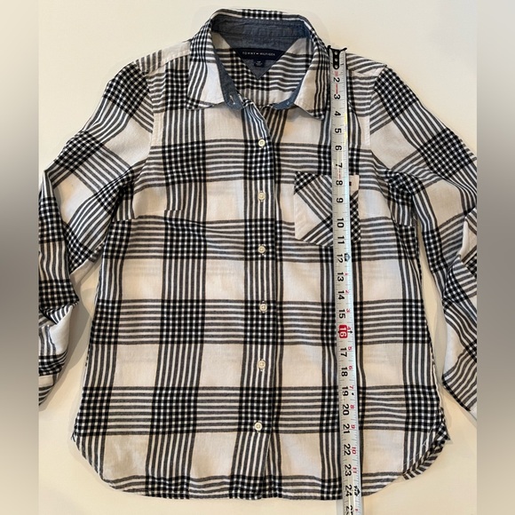 Tommy Hilfiger Plaid Flannel Metallic Stitch Button Down Logo Black White - Picture 2 of 14